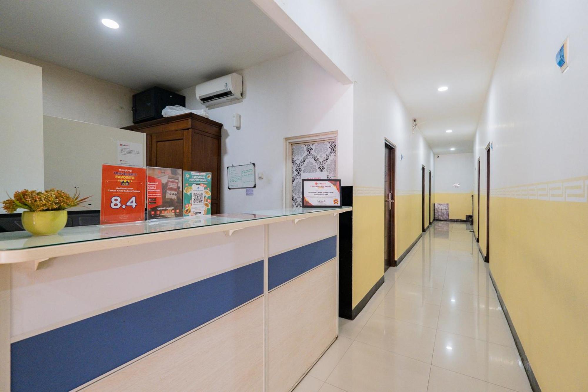 Reddoorz Near Taman Krida Budaya Malang Exterior foto