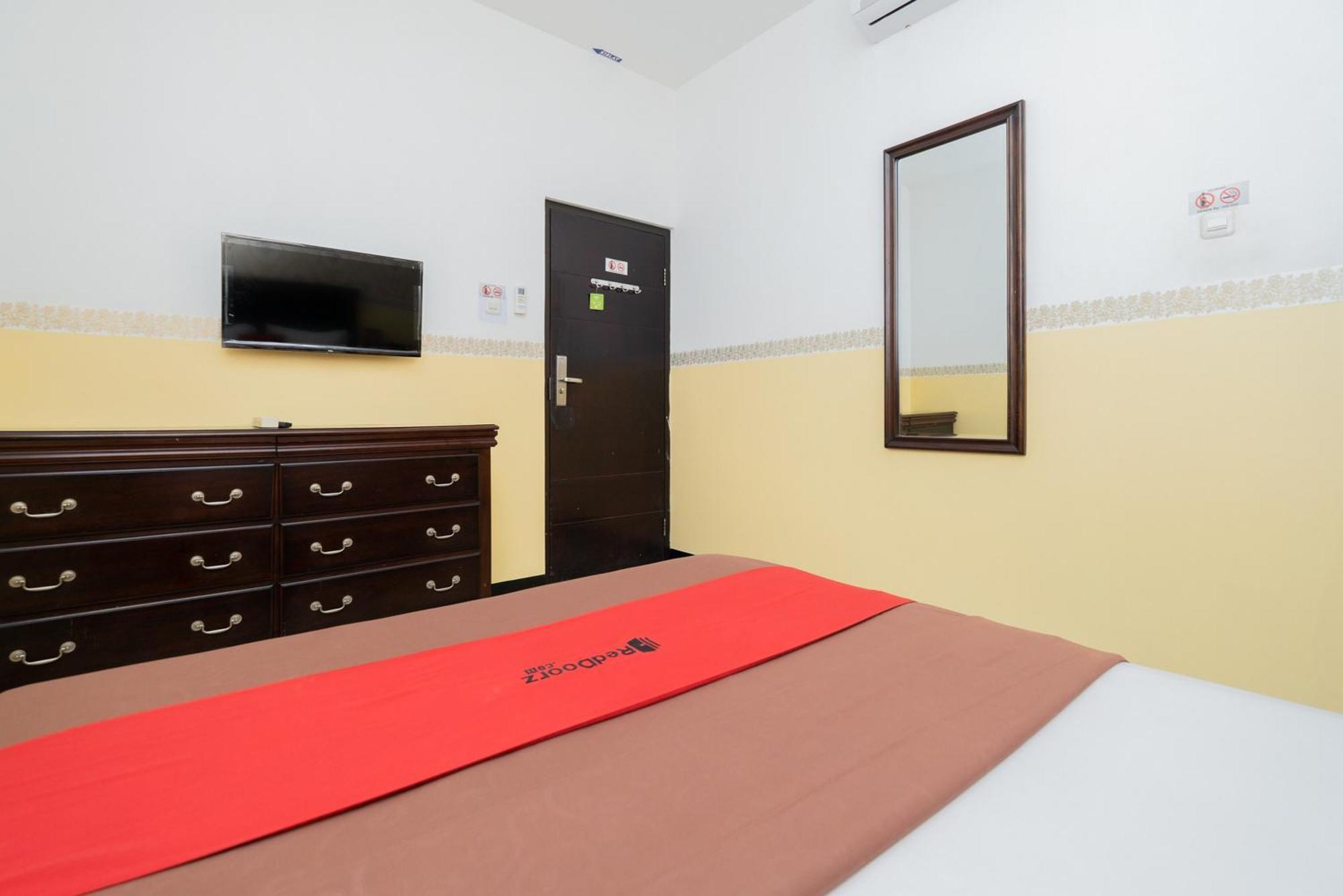 Reddoorz Near Taman Krida Budaya Malang Exterior foto