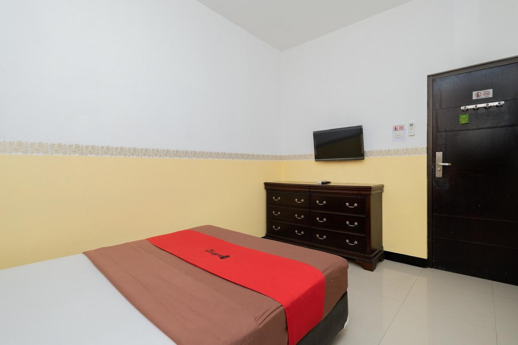 Reddoorz Near Taman Krida Budaya Malang Exterior foto