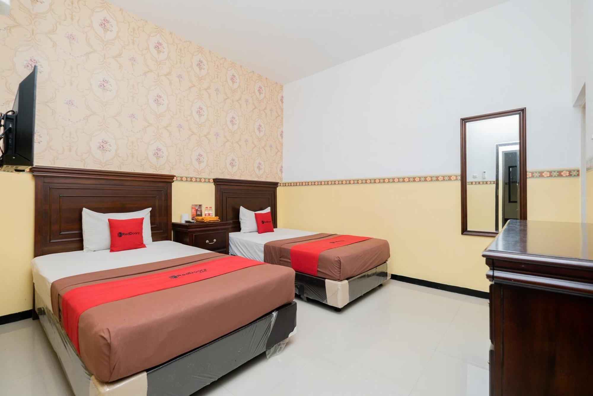 Reddoorz Near Taman Krida Budaya Malang Exterior foto